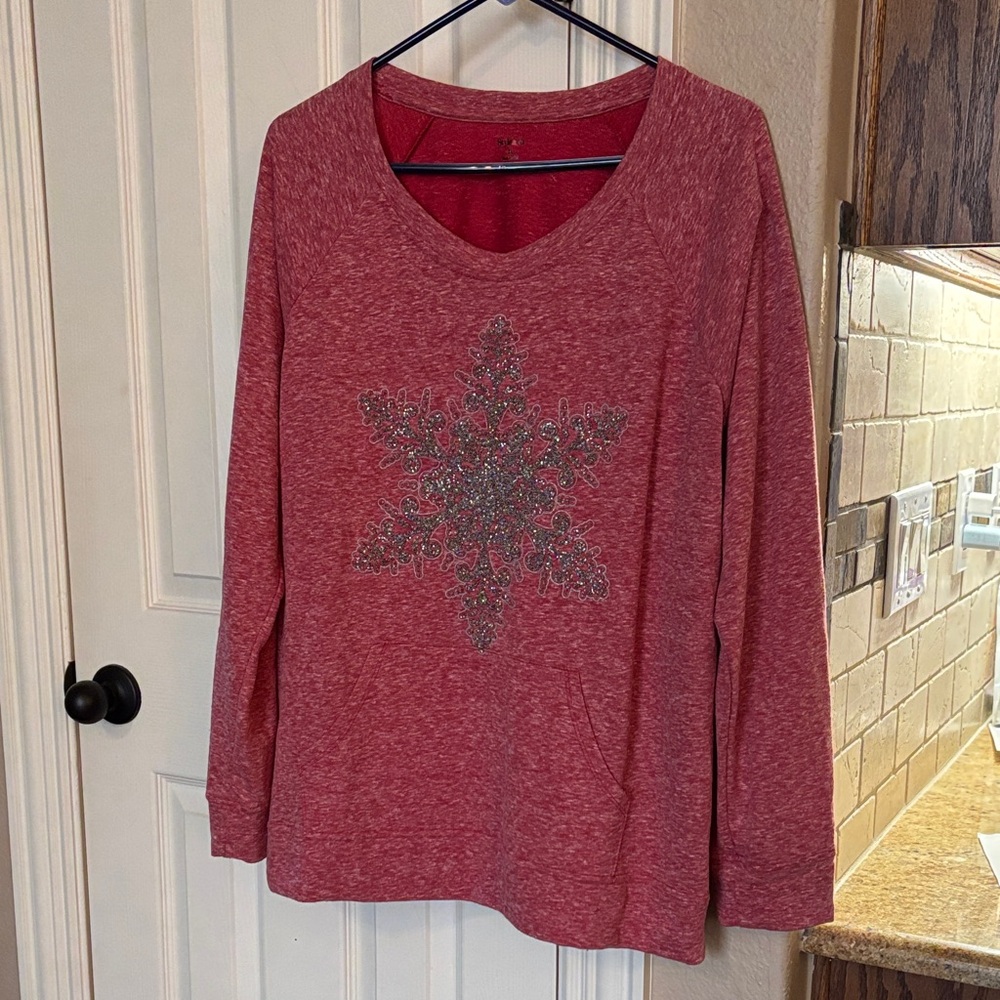 Elegant Red Snowflake Women's Sweatshirt
